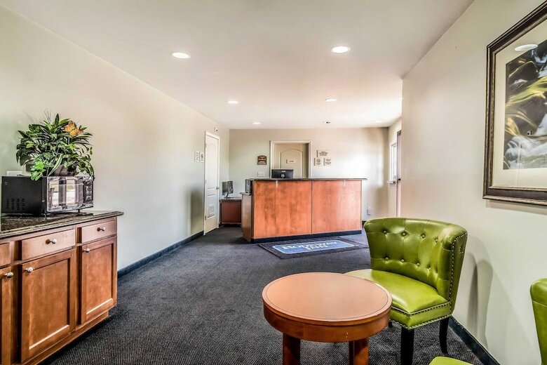 Hotel Rodeway Inn