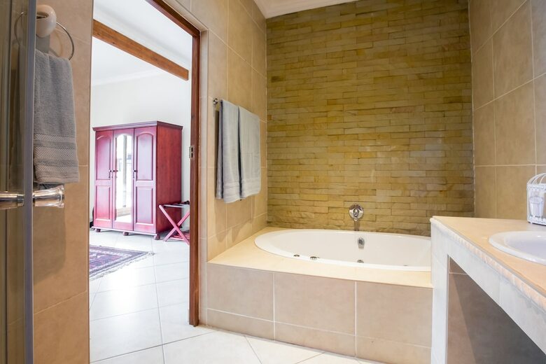 Bed & Breakfast Turtle Bay Lodge