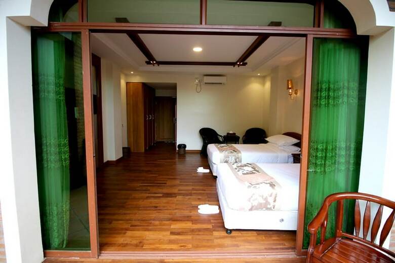 Famous Hotel Bagan