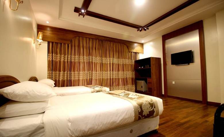 Famous Hotel Bagan