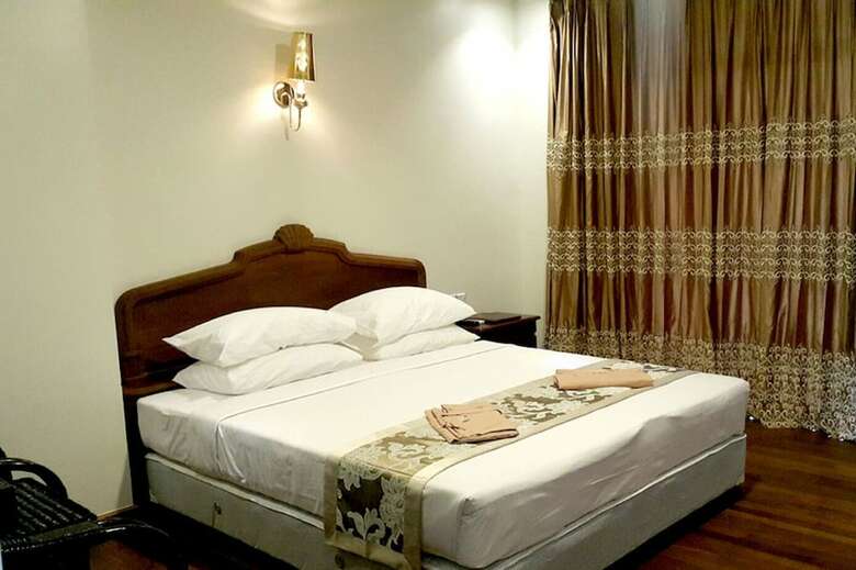 Famous Hotel Bagan