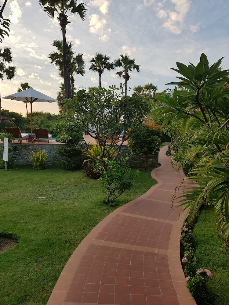 Famous Hotel Bagan