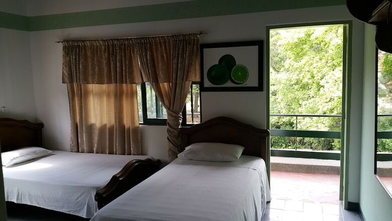 Hotel La Casa Amarela