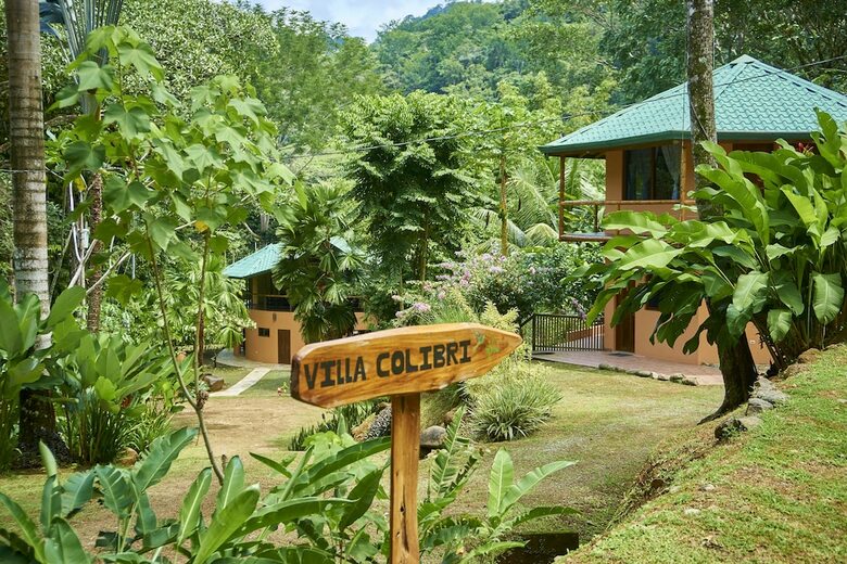 Hotel Manoas Luxury Camping And Villa Rentals
