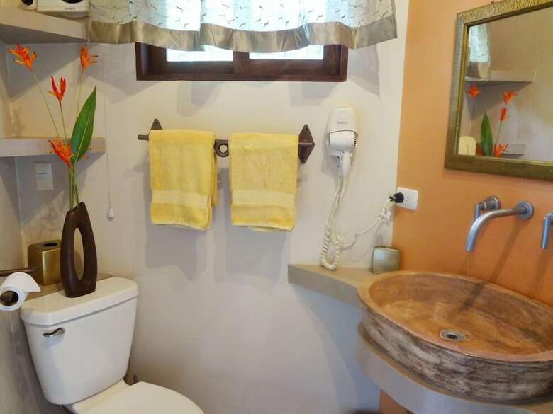 Hotel Manoas Luxury Camping And Villa Rentals