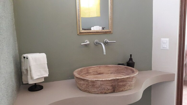 Hotel Manoas Luxury Camping And Villa Rentals