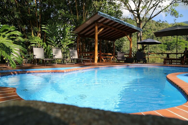 Hotel Manoas Luxury Camping And Villa Rentals