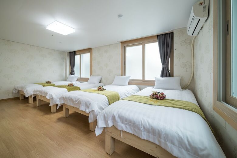 Hostal Hotel Olle Seven