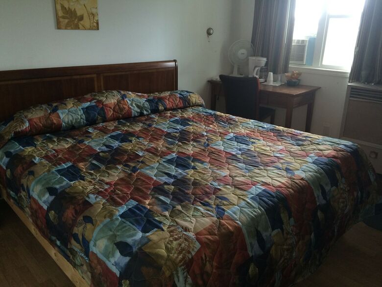 Esterhazy Motor Hotel