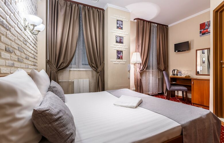 Mayak Hotel