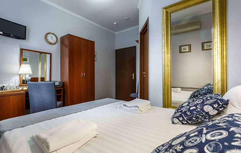 Mayak Hotel