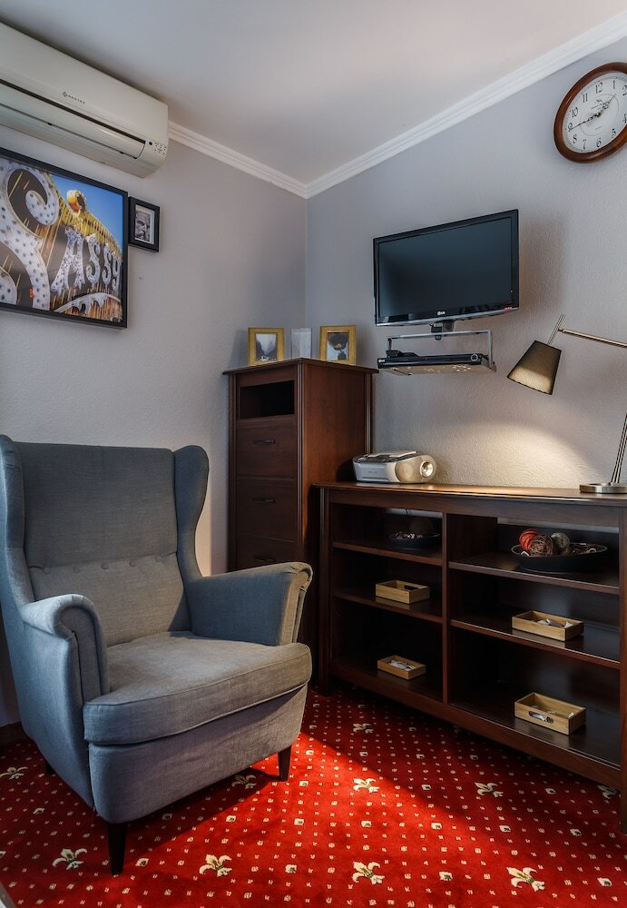 Mayak Hotel