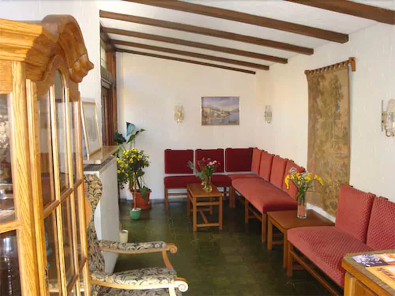 Hocher Hotel & Caf�