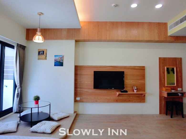 Hotel Slowly Inn