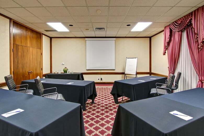 Hotel Inn Of Waterloo And Conference Centre
