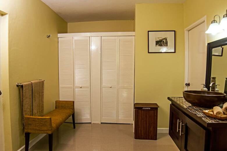 Skyview Manor Guest Apartments