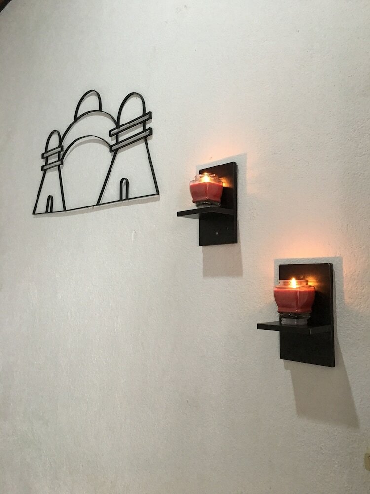 Hostal Feathers Hotel And Lounge