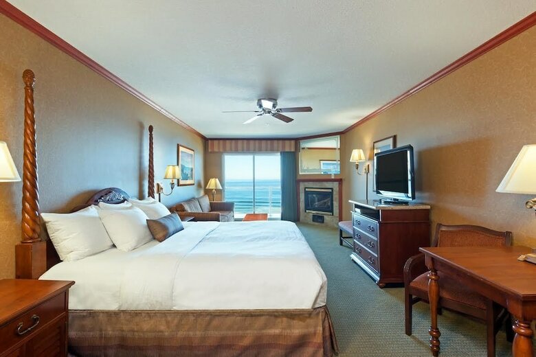 Elizabeth Oceanfront Suites, Ascend Hotel Collection