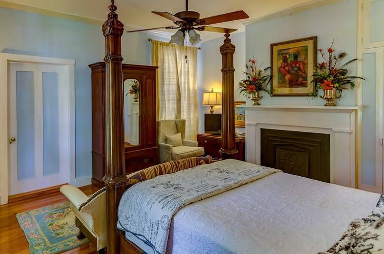 Hotel Steele Cottage