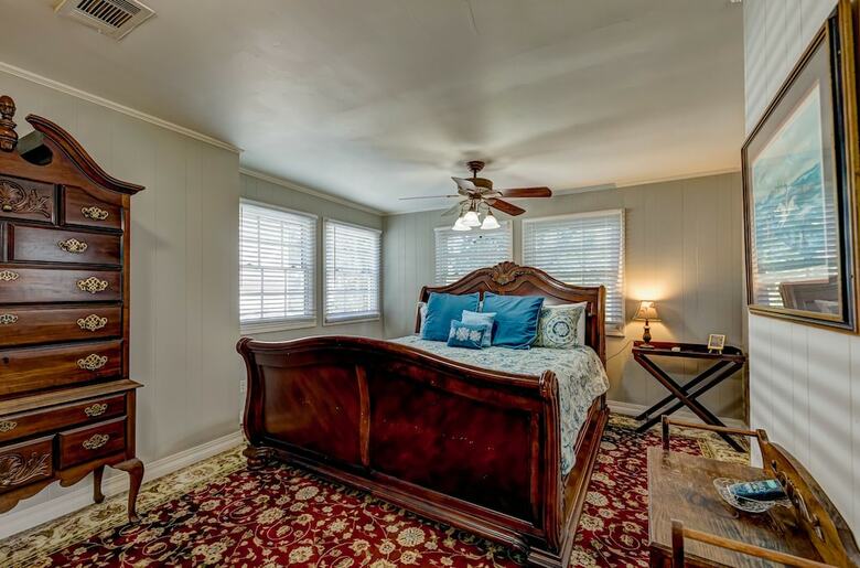 Hotel Steele Cottage