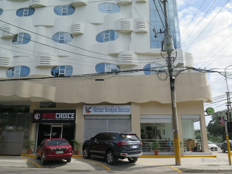 S Hotel And Residences