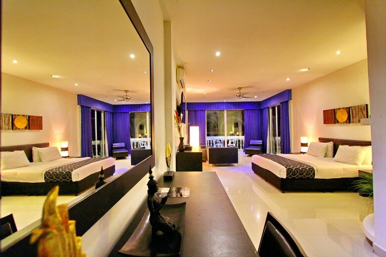 Hotel East Suites
