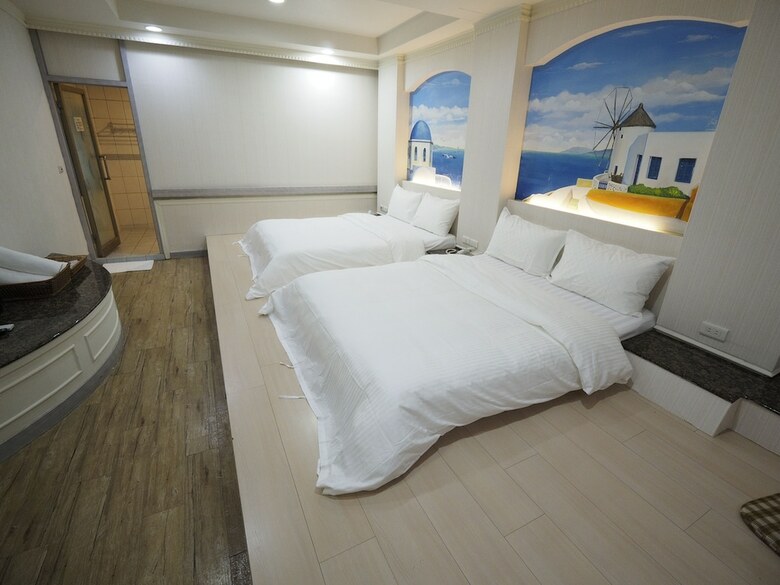 Heyue Hotel
