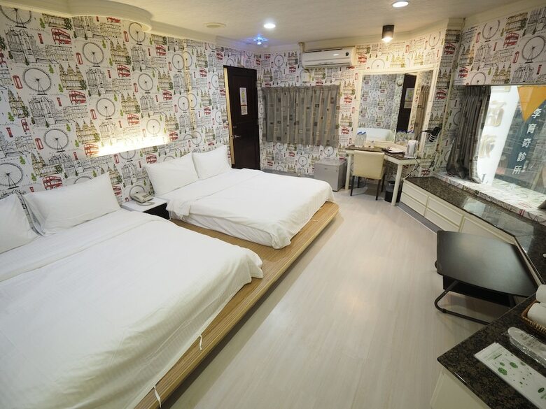 Heyue Hotel