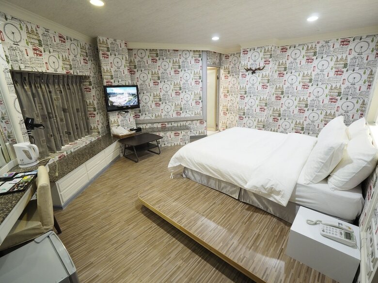 Heyue Hotel