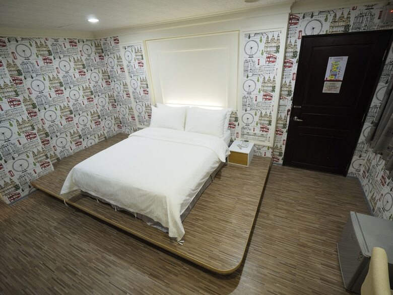 Heyue Hotel