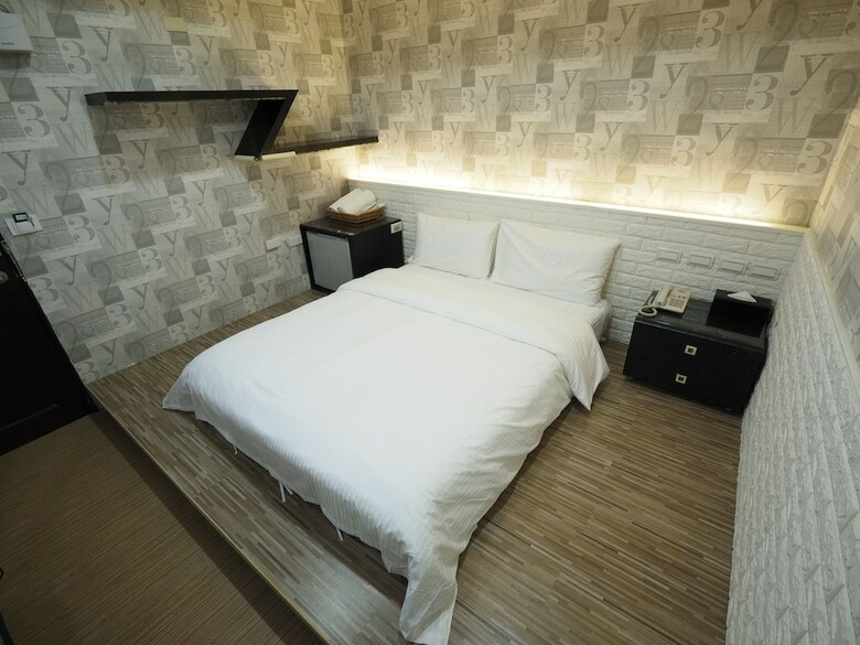 Heyue Hotel
