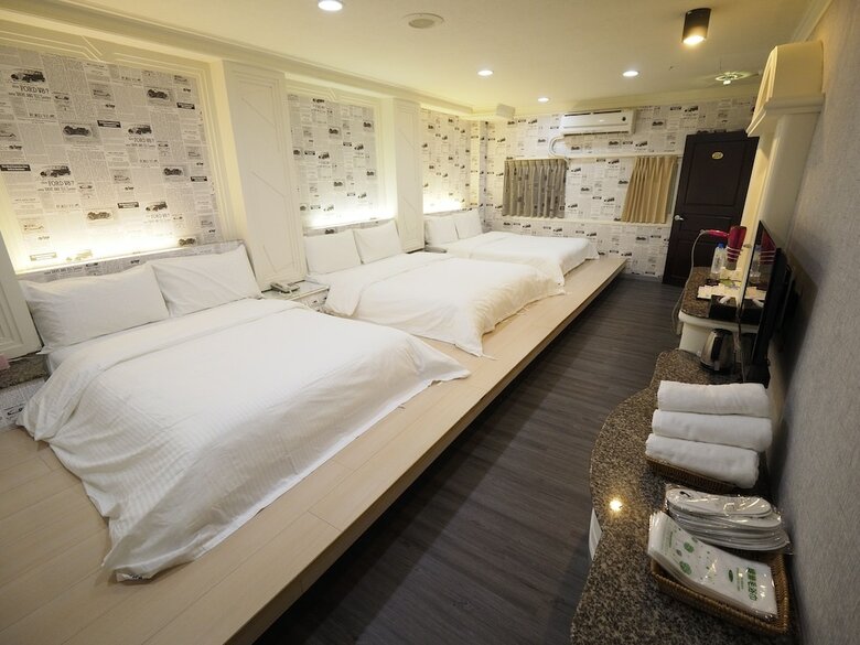 Heyue Hotel