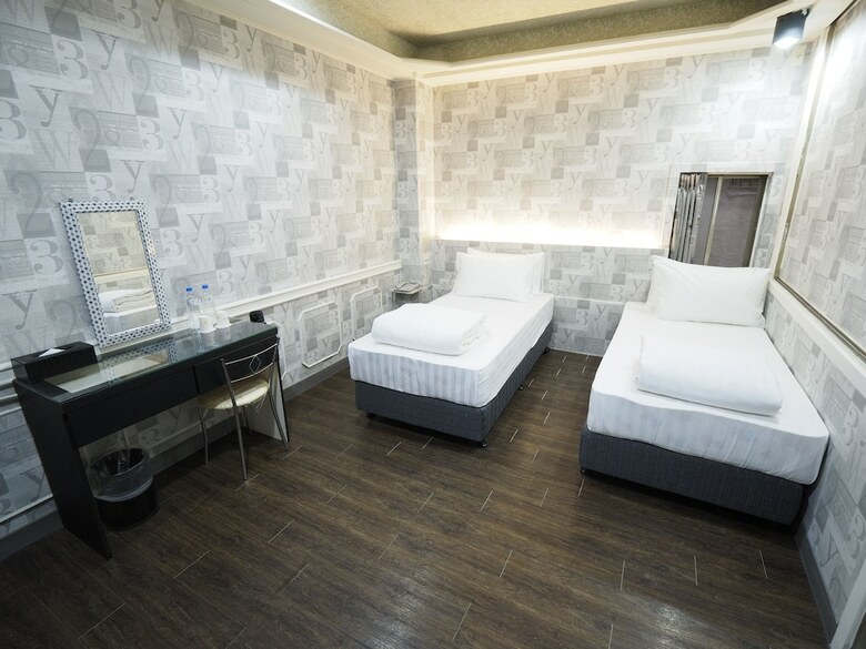 Heyue Hotel