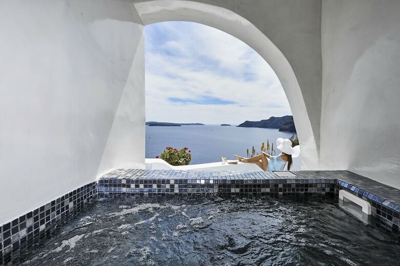 Villa Helianthus Suites