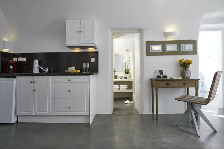 Villa Helianthus Suites