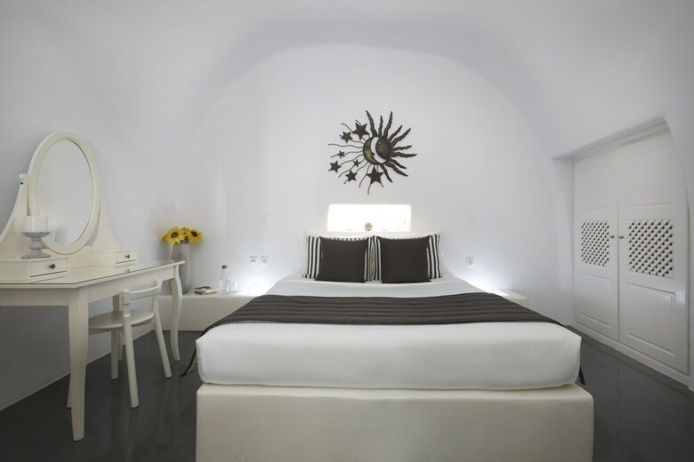 Villa Helianthus Suites