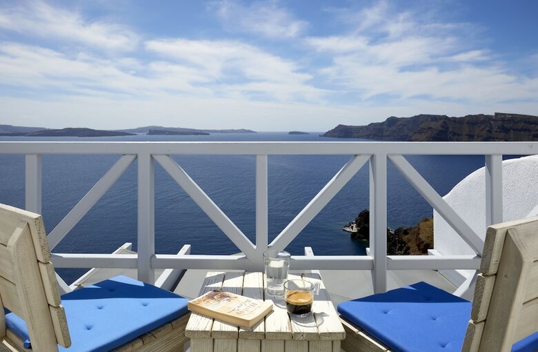 Villa Helianthus Suites