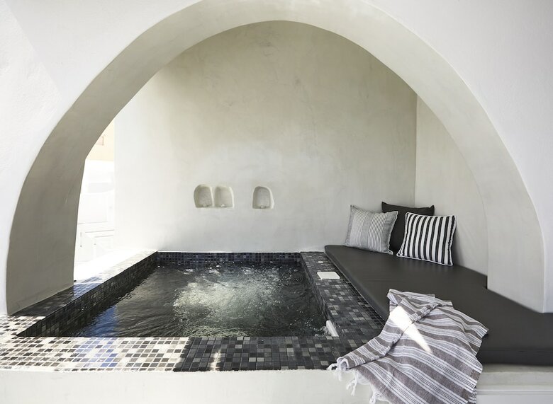 Villa Helianthus Suites