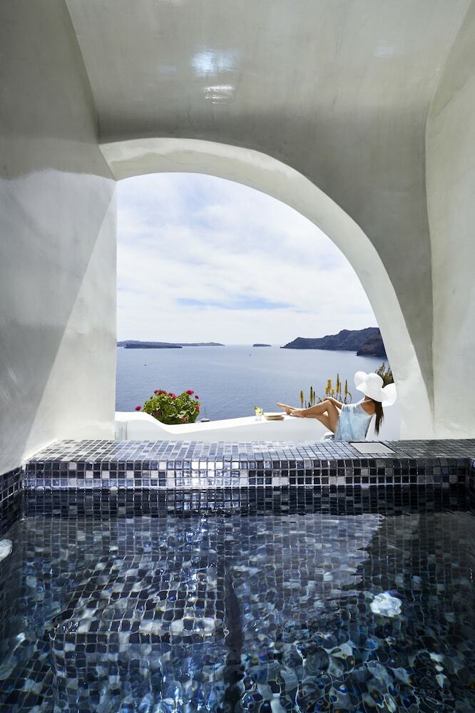 Villa Helianthus Suites