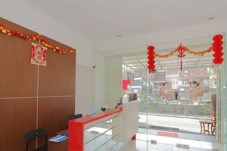 Hotel Airy Pecinan Kalikuping Utara 243 Semarang