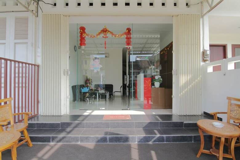Hotel Airy Pecinan Kalikuping Utara 243 Semarang