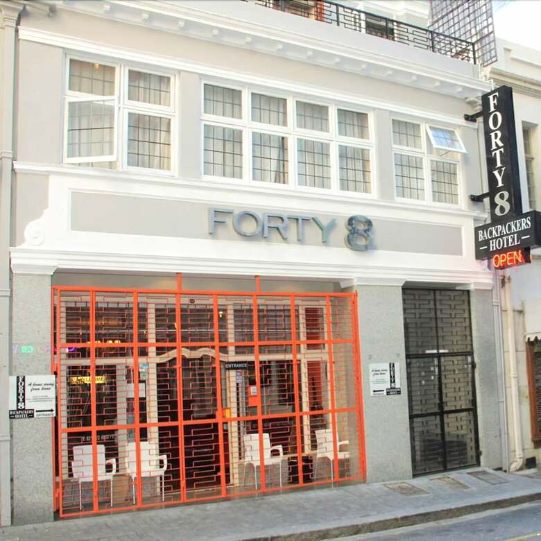 Hostal Forty8 Backpackers - Hostel