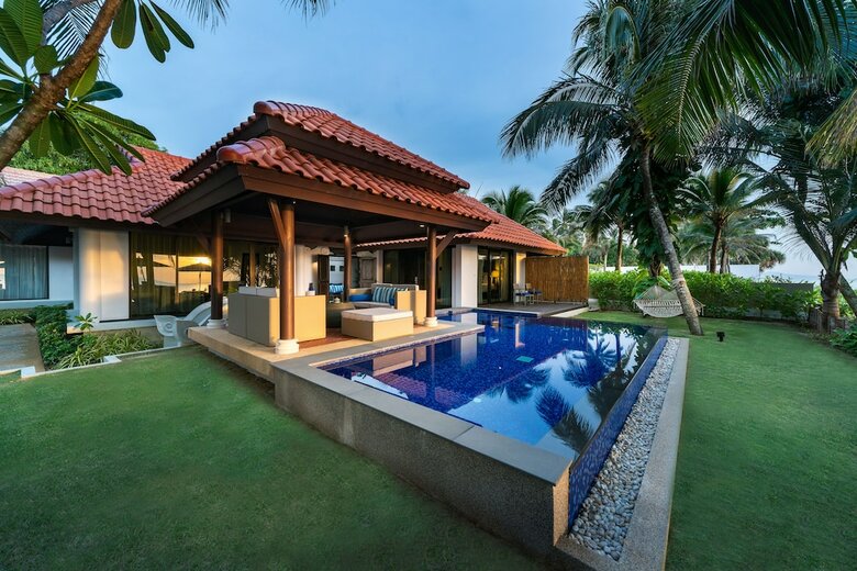 Hotel Akyra Beach Resort Phuket