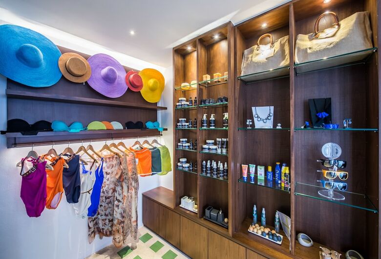Hotel Akyra Beach Resort Phuket