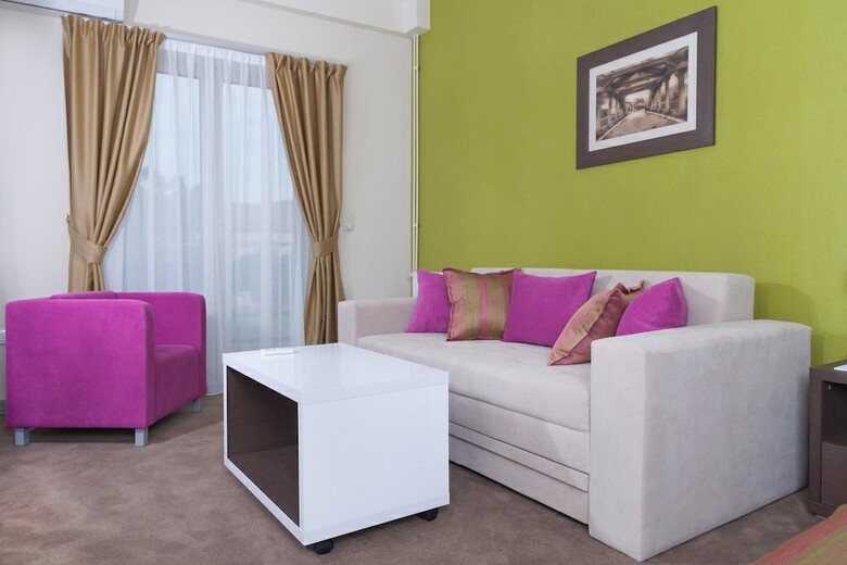 Hotel Ema