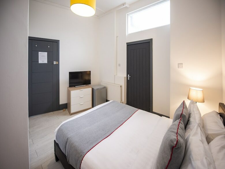 Hostal Oyo Camden Bnb