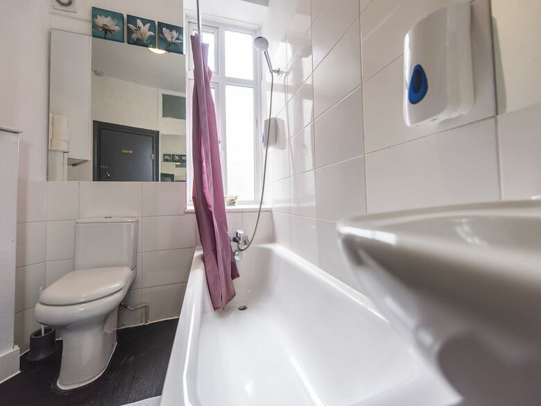Hostal Oyo Camden Bnb