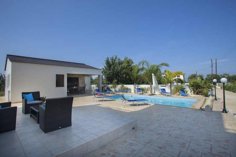 Villa Grecos Grove