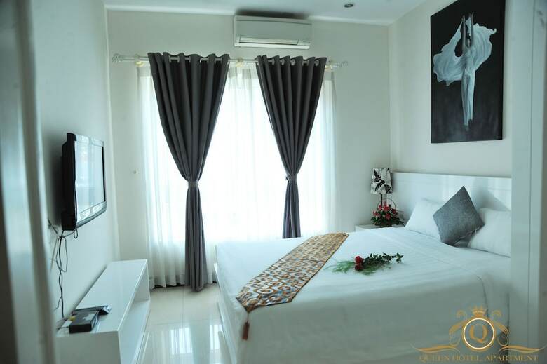 Queen Central Apartment-hotel