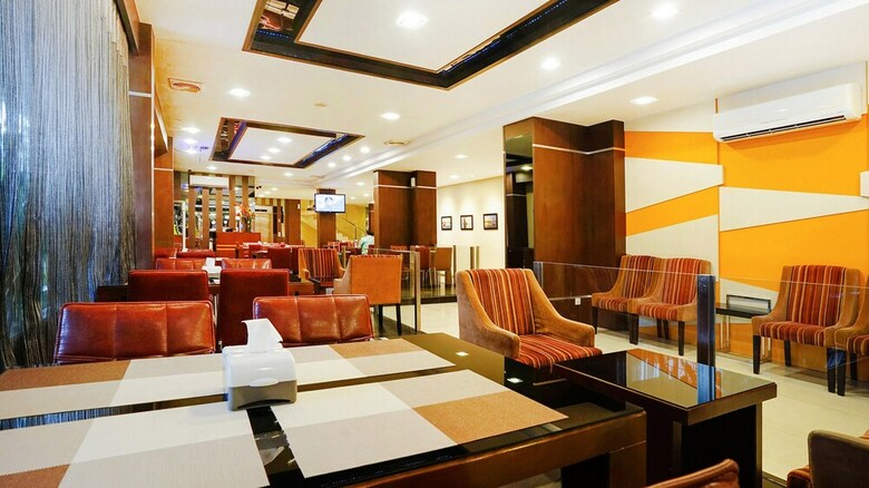 Hotel Zen Rooms Near Nagoya Square